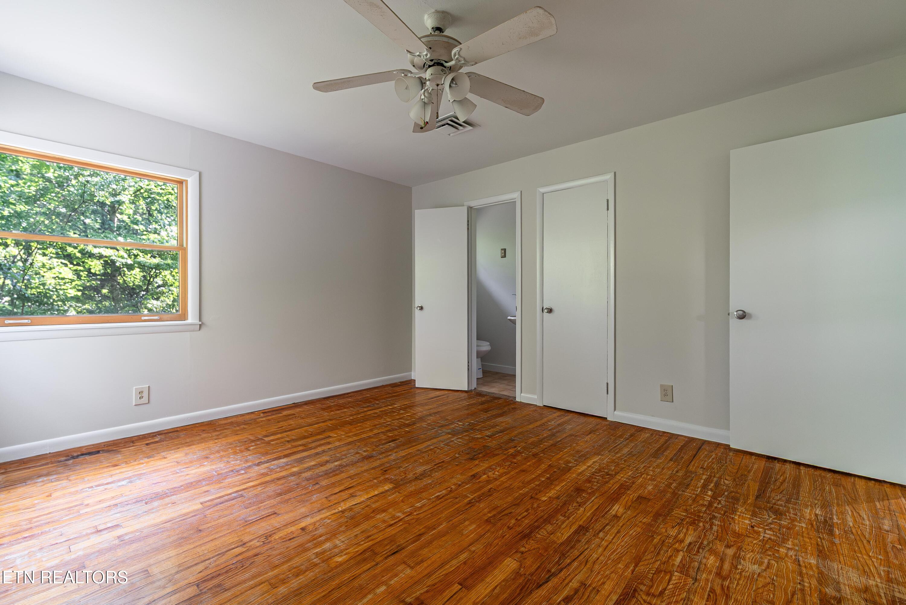 128 Orchard Lane Oak Ridge, TN 37830 - Photo 7 of 10 Master bed 2