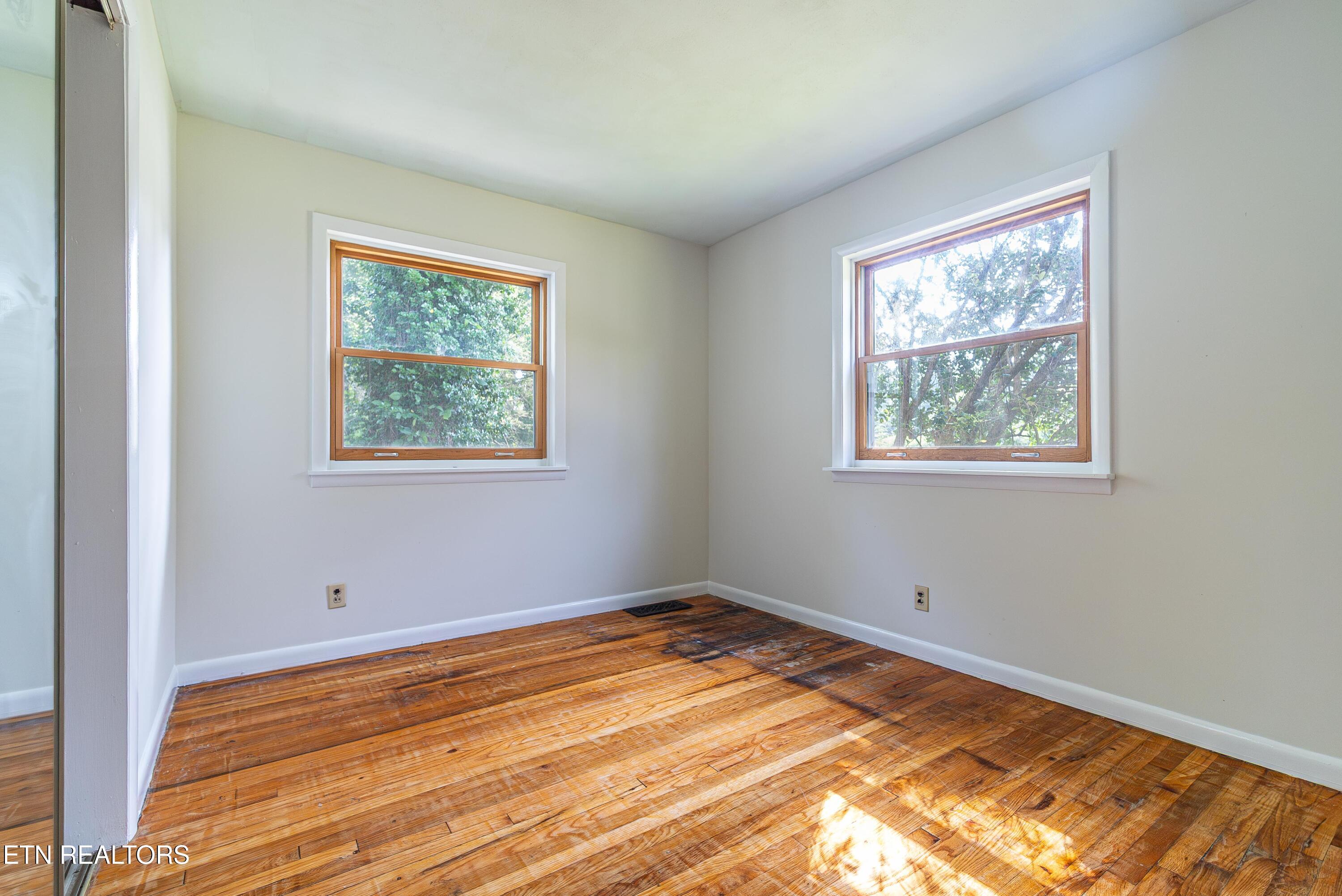 128 Orchard Lane Oak Ridge, TN 37830 - Photo 8 of 10 Bedroom 1