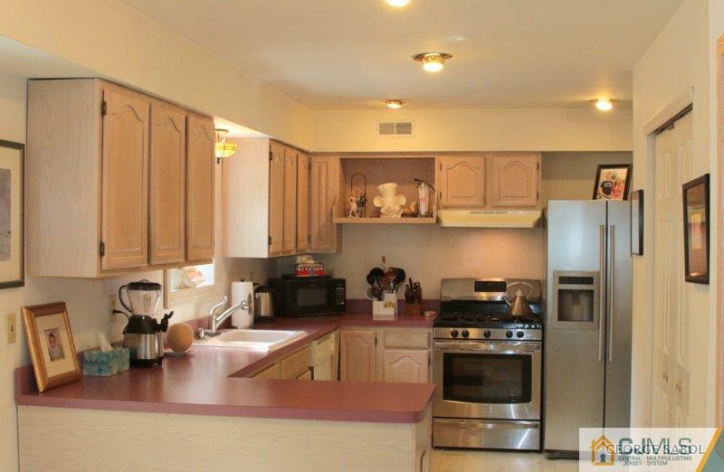 241 Colts Neck Road Farmingdale, NJ 07727 - Photo 7 of 24 Gallery Image 7