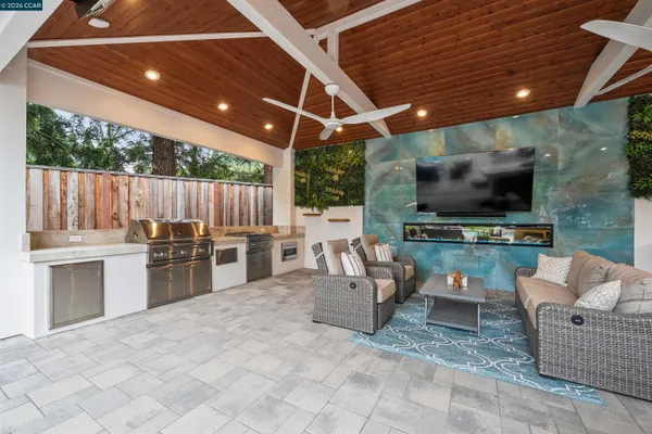 $2,399,000 | 2348 Holly Oak Drive, Danville, CA 94506