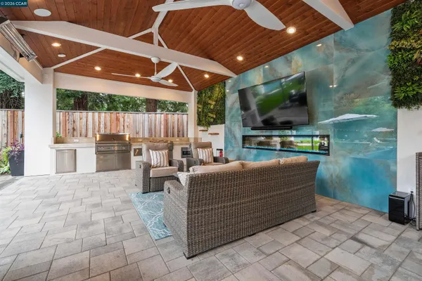 $2,399,000 | 2348 Holly Oak Drive, Danville, CA 94506