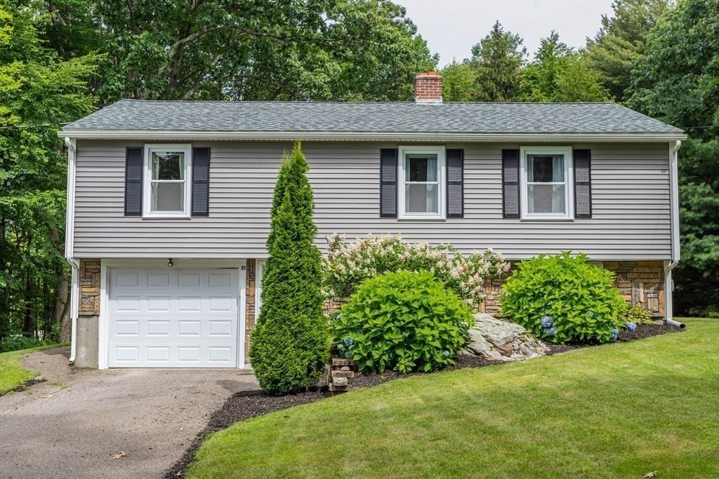 21 Fisher Road Holden, MA 01520 - Photo 2 of 33 Gallery Image 2