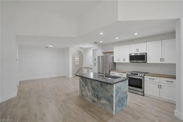 $2,800 | 27024 Adriana Circle, Unit 201, Bonita Springs, FL 34135