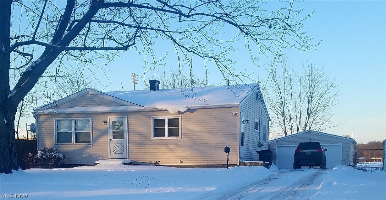4510 Burkey Road Youngstown, OH 44515 - Photo 1 of 12 Gallery Image 1