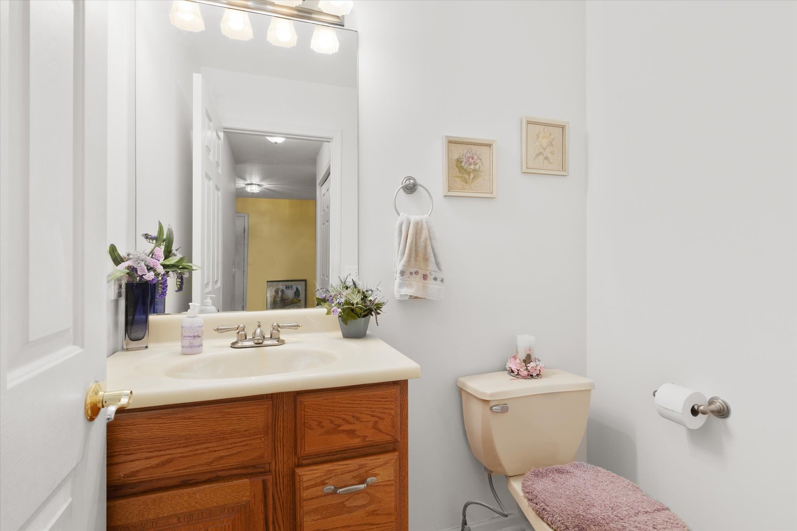2697 Creekside Lane Morris, IL 60450 - Photo 15 of 31 a bathroom with a sink toilet and mirror