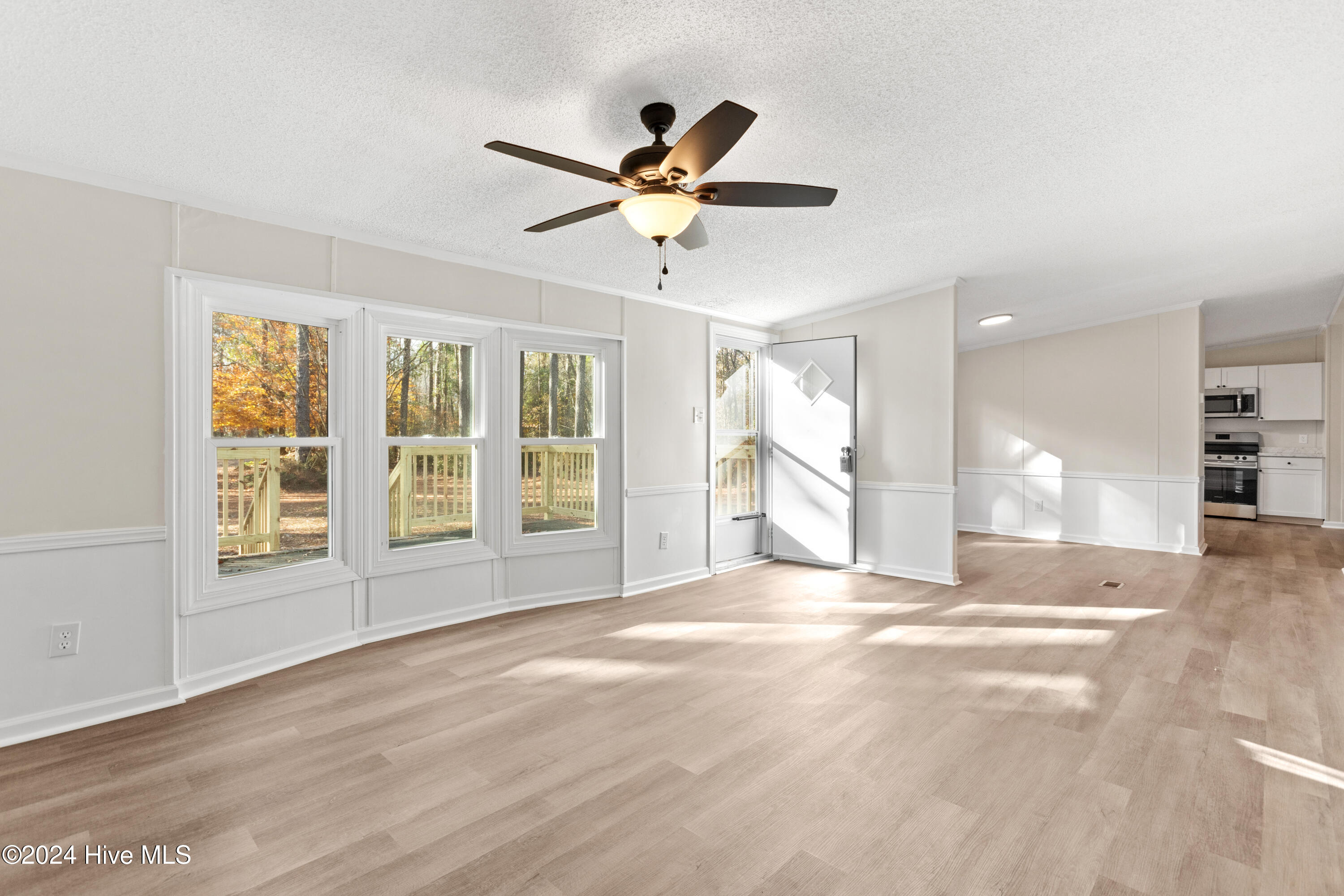 1185 Henderson Road Jacksonville, NC 28540 - Photo 5 of 34 05