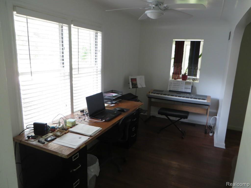 1080 School Road Rochester Hills, MI 48307 - Photo 5 of 9