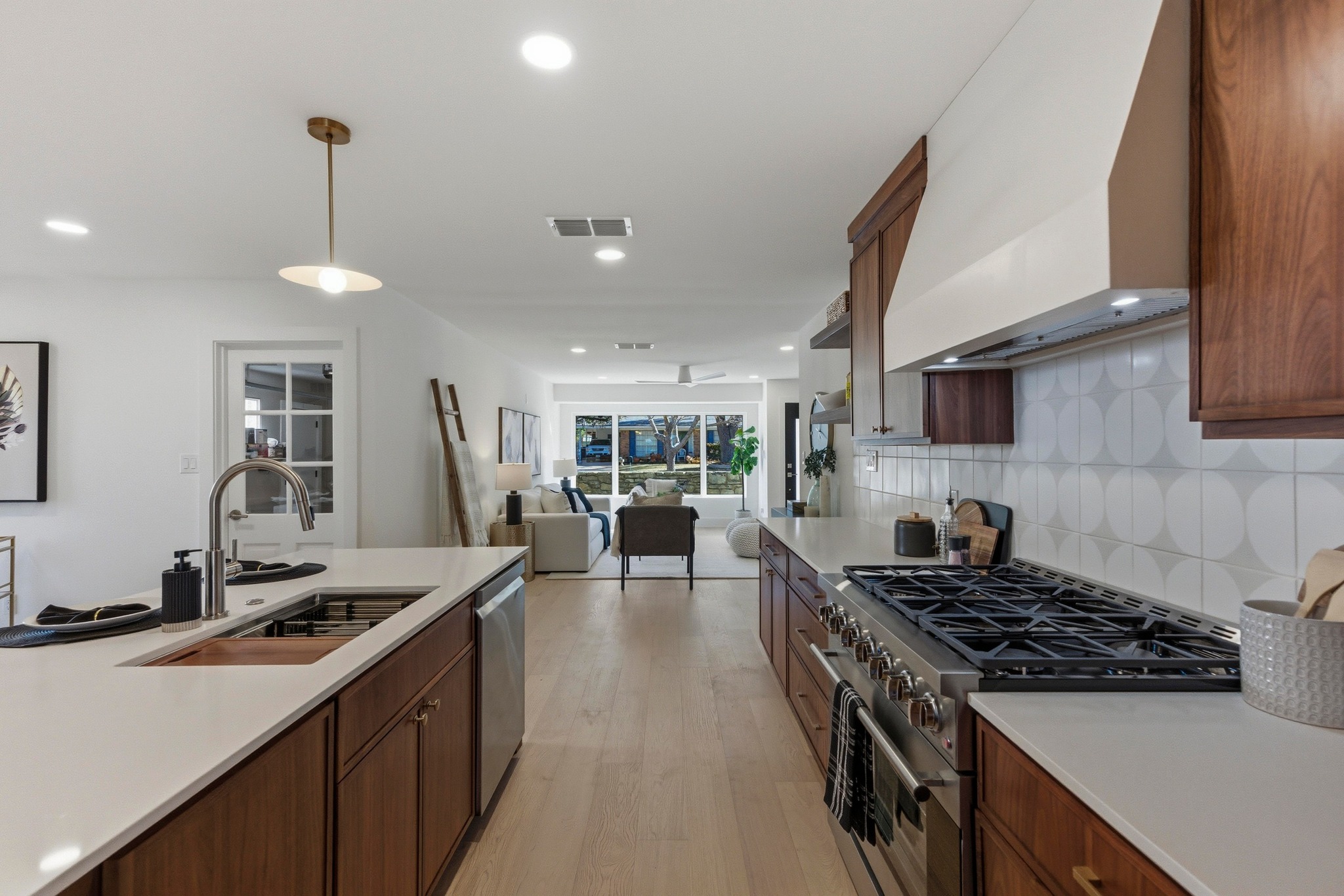 623 Amesbury Lane Austin, TX 78752 - Photo 11 of 34