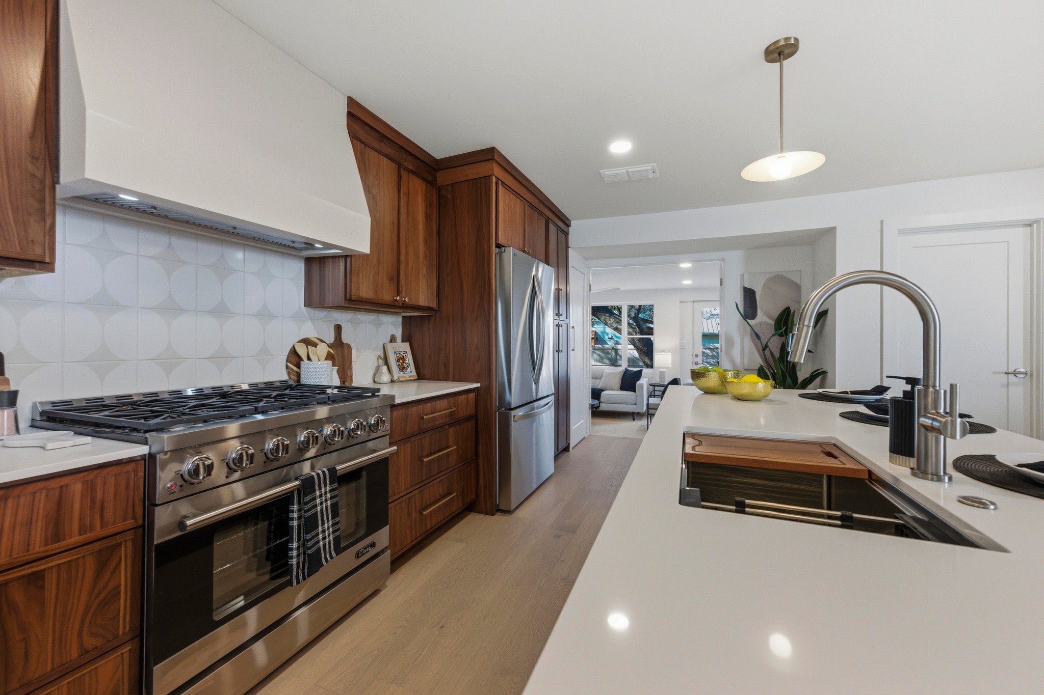 623 Amesbury Lane Austin, TX 78752 - Photo 12 of 34