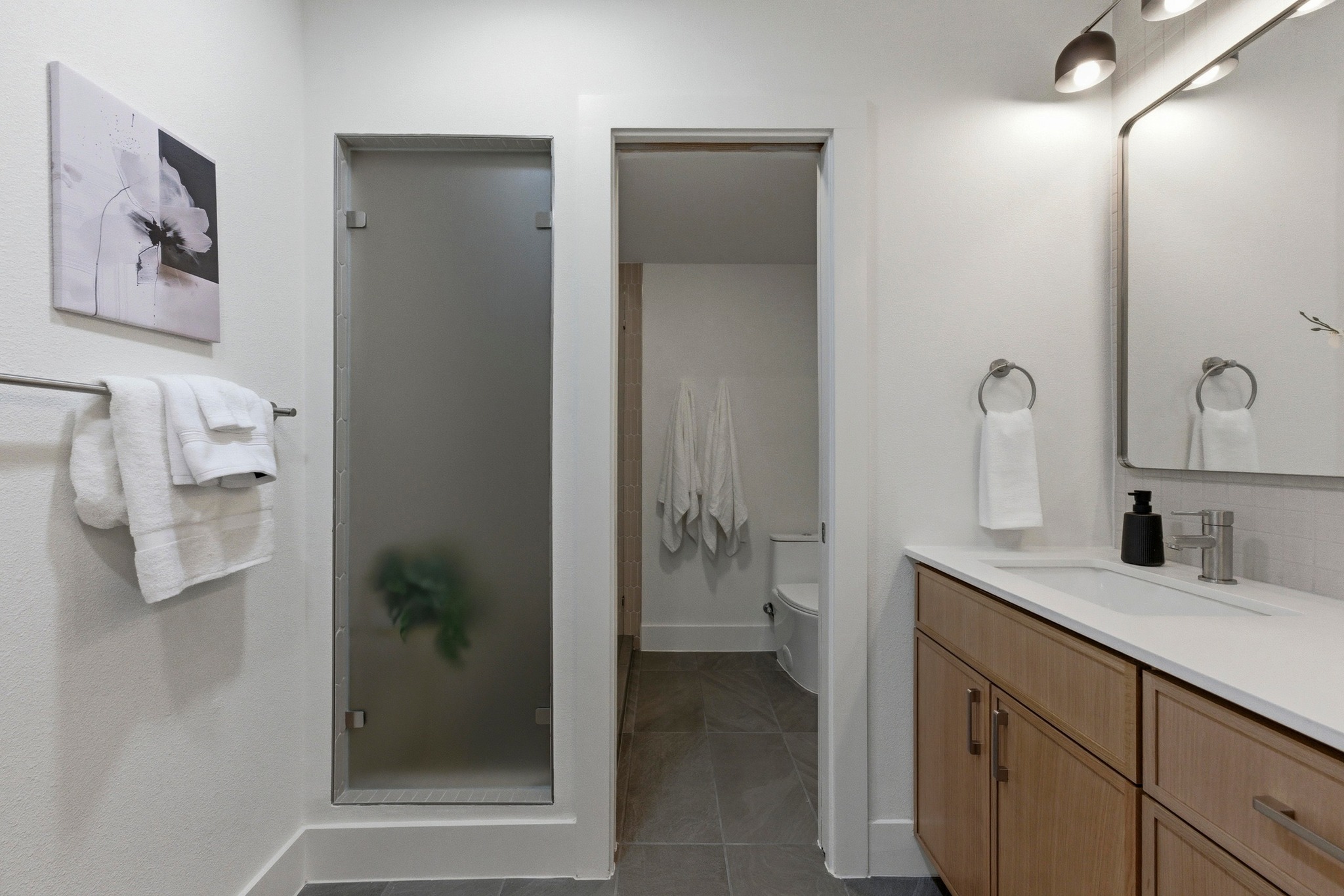 623 Amesbury Lane Austin, TX 78752 - Photo 19 of 34 Primary Bathroom