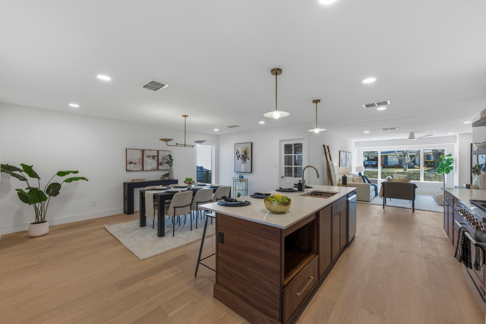 623 Amesbury Lane Austin, TX 78752 - Photo 10 of 34