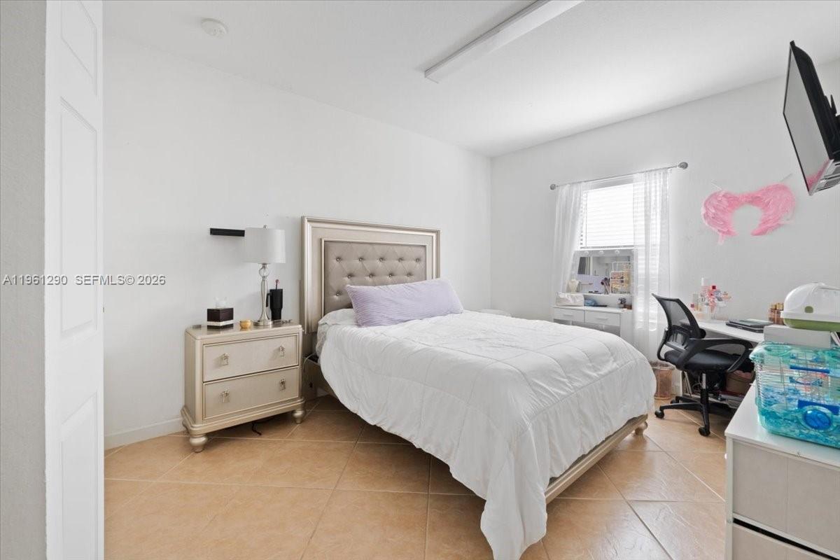 24306 Southwest 113 Passage Homestead, FL 33032 - Photo 16 of 20