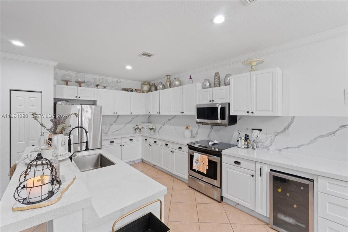 24306 Southwest 113 Passage Homestead, FL 33032 - Photo 4 of 20