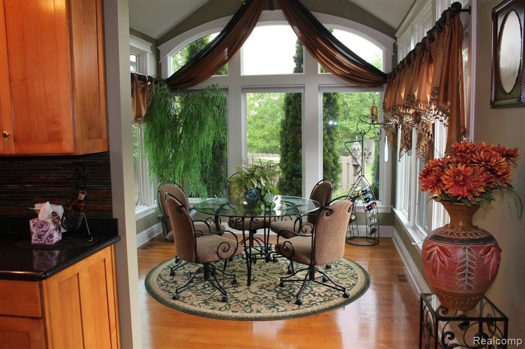 15263 Putt-R Drive Capac, MI 48014 - Photo 5 of 20 Sunroom-Breakfast Room