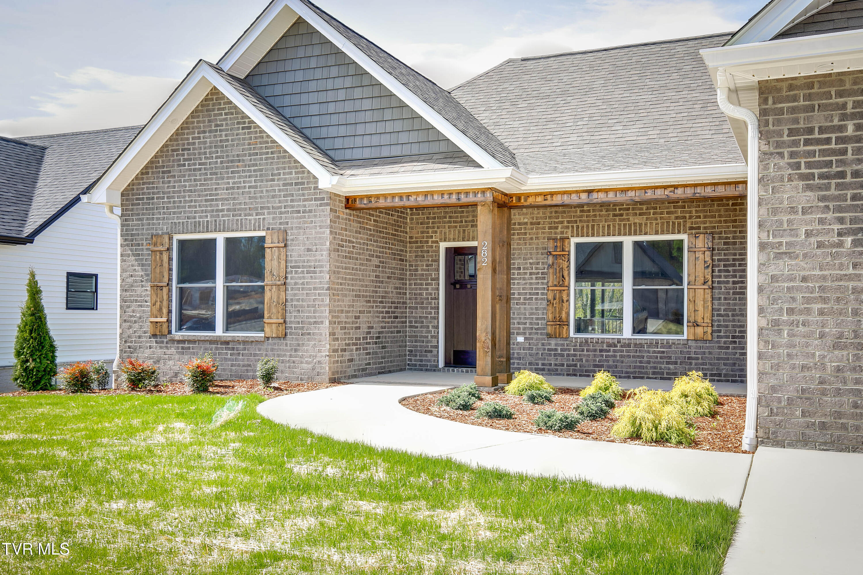 282 Ruby Rose Ridge Jonesborough, TN 37659 - Photo 4 of 48 IMG_4372