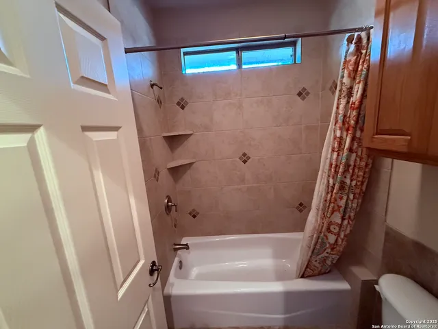 $3,250 | 250 Palomino Trail, Natalia, TX 78059