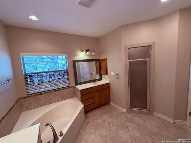 $3,250 | 250 Palomino Trail, Natalia, TX 78059