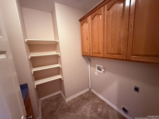 $3,250 | 250 Palomino Trail, Natalia, TX 78059