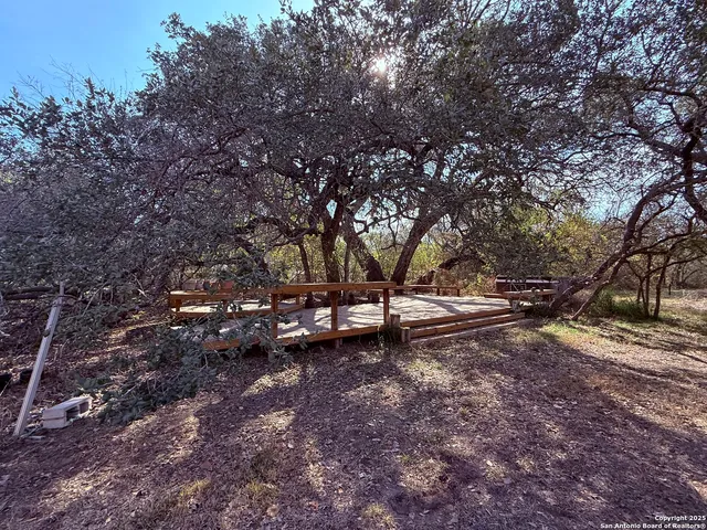 $3,250 | 250 Palomino Trail, Natalia, TX 78059