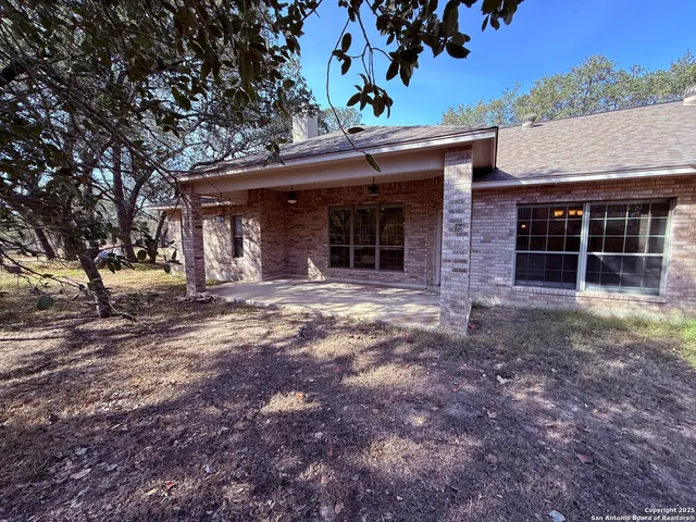 $3,250 | 250 Palomino Trail, Natalia, TX 78059