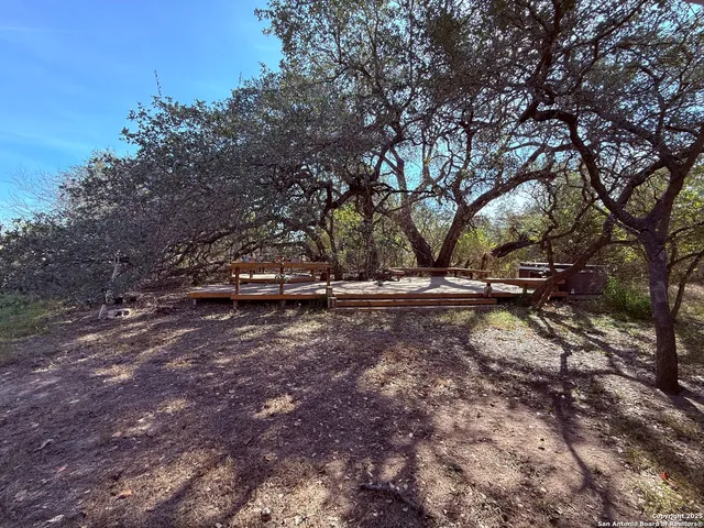 $3,250 | 250 Palomino Trail, Natalia, TX 78059