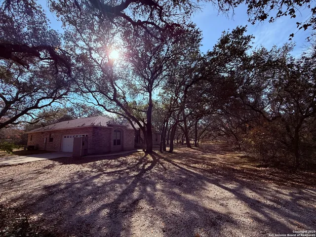 $3,250 | 250 Palomino Trail, Natalia, TX 78059