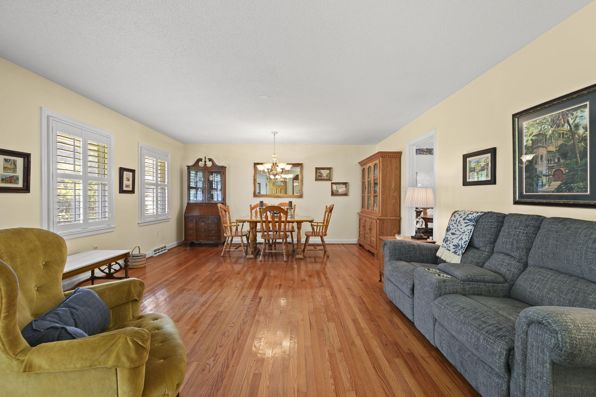 6011 Ridgecrest Avenue Hanahan, SC 29410 - Photo 8 of 40 8-web-or-mls-DSC_9011