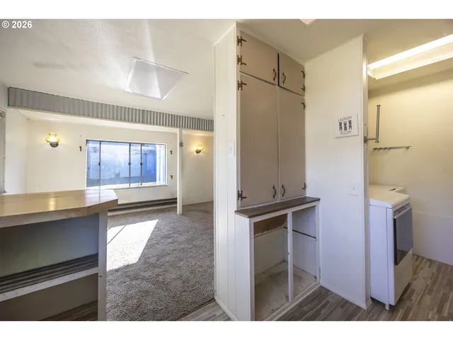 $299,000 | 550 North 8th Street, Lakeside, OR 97449