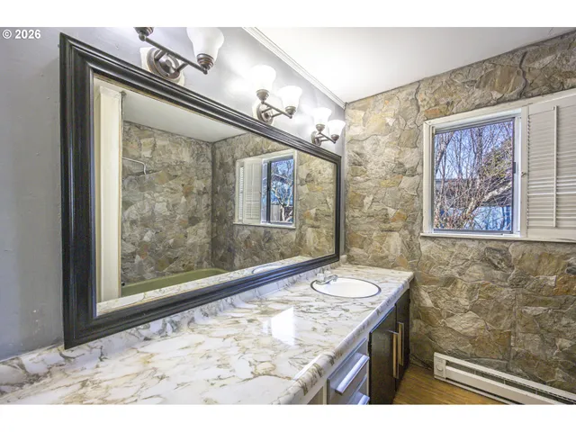 $299,000 | 550 North 8th Street, Lakeside, OR 97449