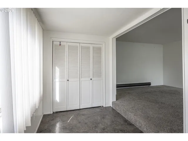 $299,000 | 550 North 8th Street, Lakeside, OR 97449