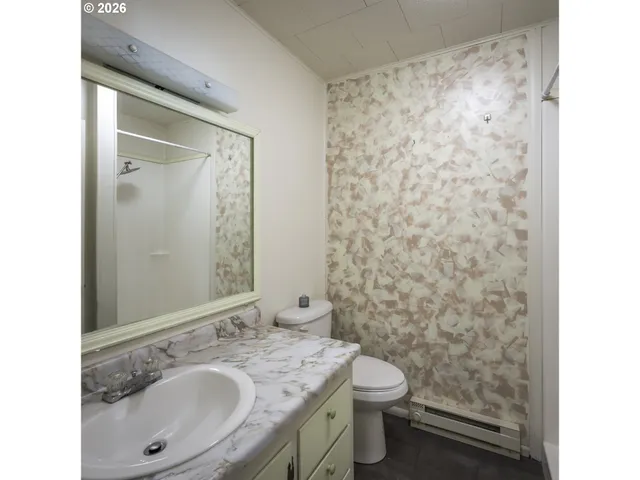 $299,000 | 550 North 8th Street, Lakeside, OR 97449