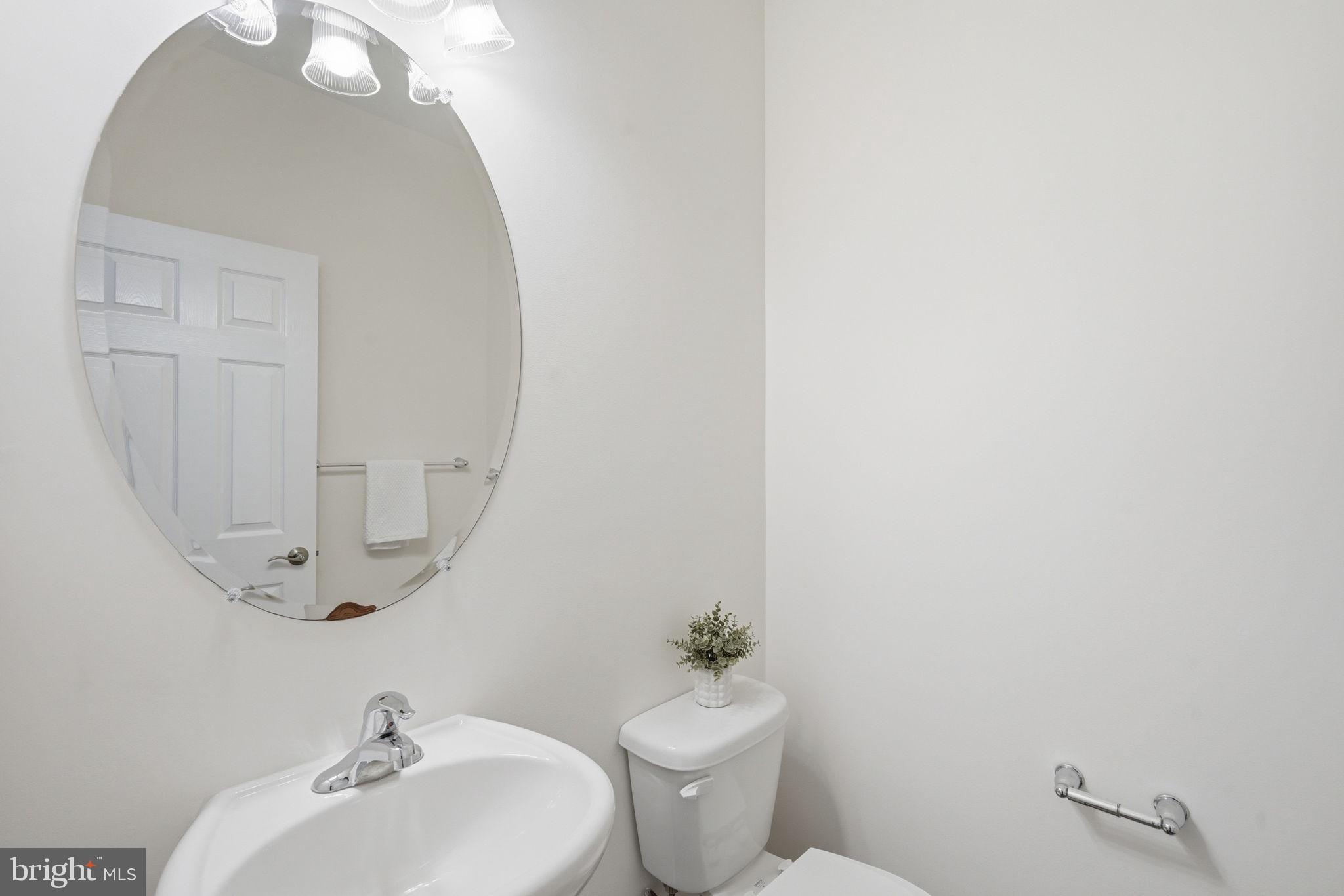 124 Riverside Drive Chester, MD 21619 - Photo 7 of 44 Half Bath main level