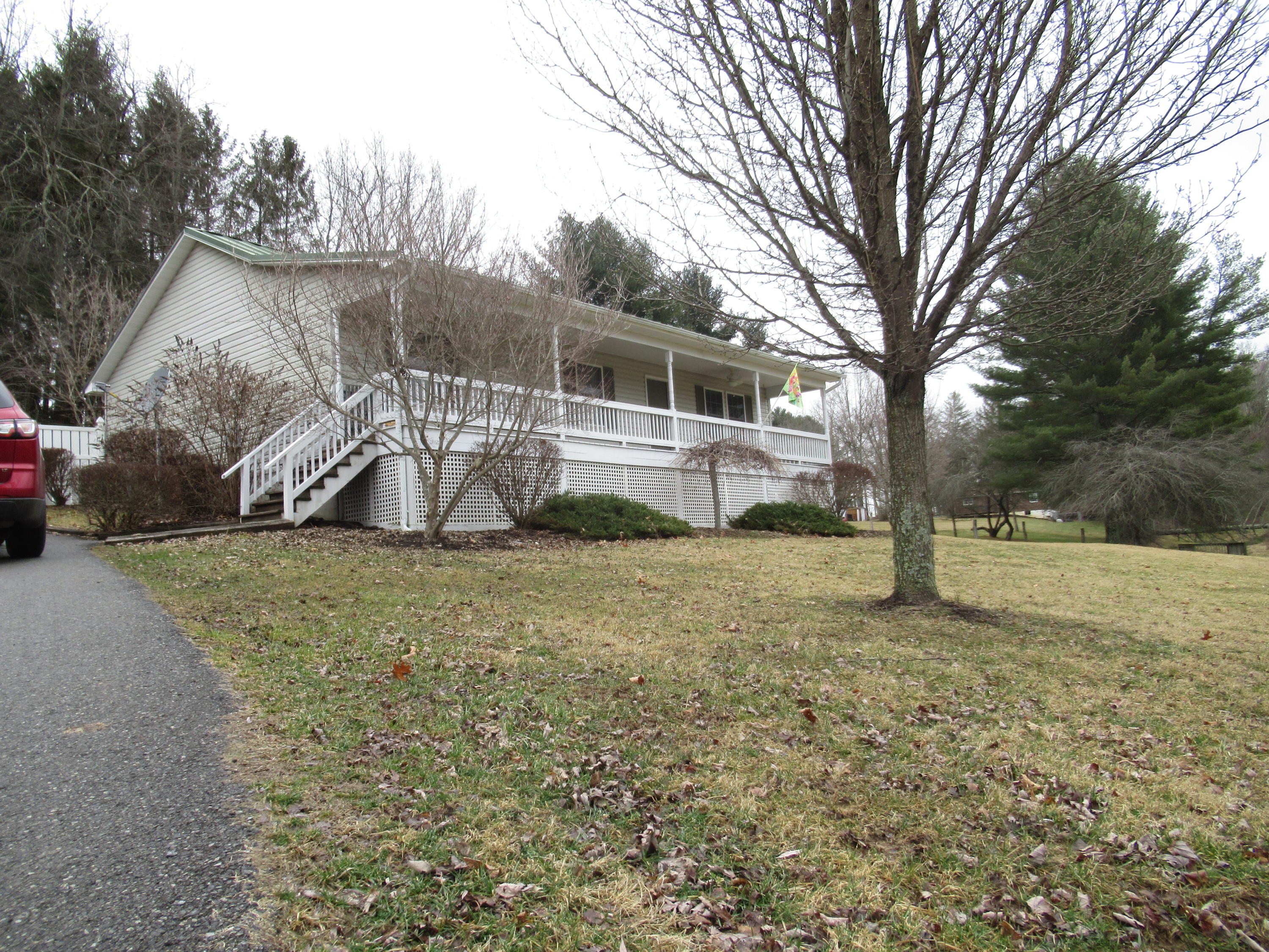 250 Saddlebrook Subdivision Road Lewisburg, WV 24901 - Photo 9 of 24 Gallery Image 9