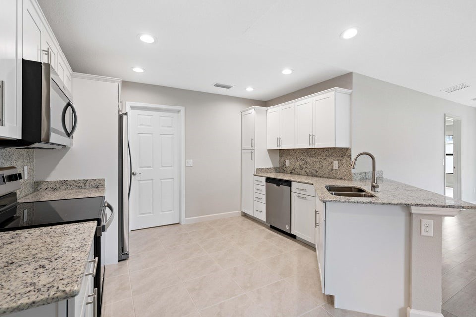 11 Azul Fort Pierce, FL 34951 - Photo 4 of 30 Gallery Image 4