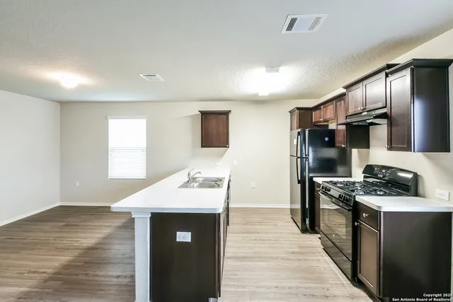 $1,670 | 7242 Cozy Run, San Antonio, TX 78218