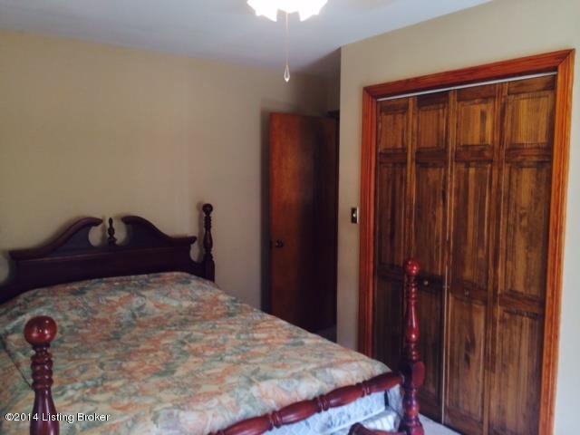 3312 Janell Road Louisville, KY 40216 - Photo 15 of 18 15