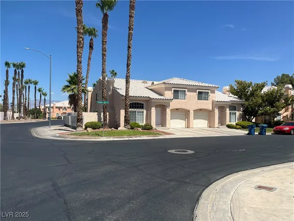 $1,900 | 8476 Sewards Bluff Avenue, Las Vegas, NV 89129