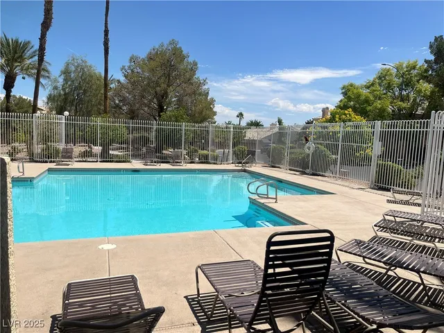 $1,900 | 8476 Sewards Bluff Avenue, Las Vegas, NV 89129