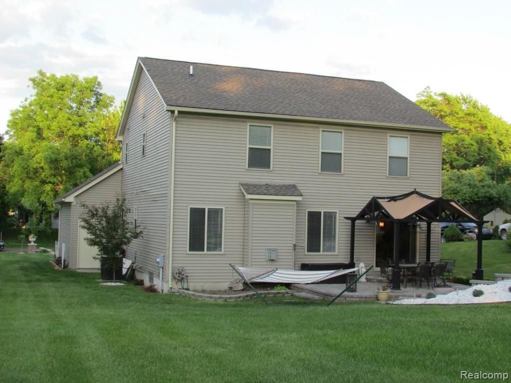 3052 St Clair Drive Rochester, MI 48309 - Photo 32 of 34 View of Rear of Home