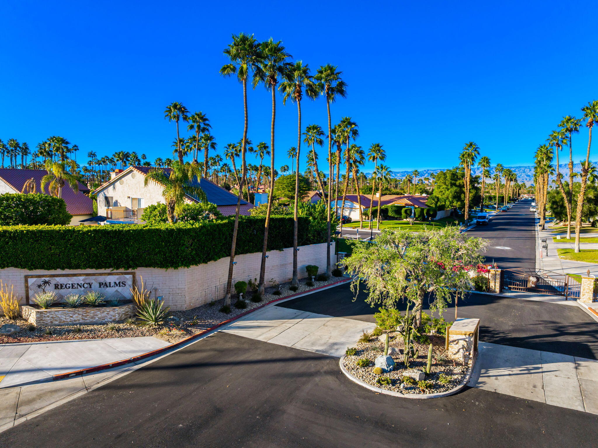 39790 Regency Way Palm Desert, CA 92211 - Photo 22 of 59 a view of a outdoor sitting area