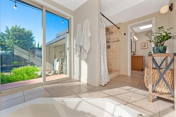 $779,000 | 3925 Orangewood Drive, Fair Oaks, CA 95628