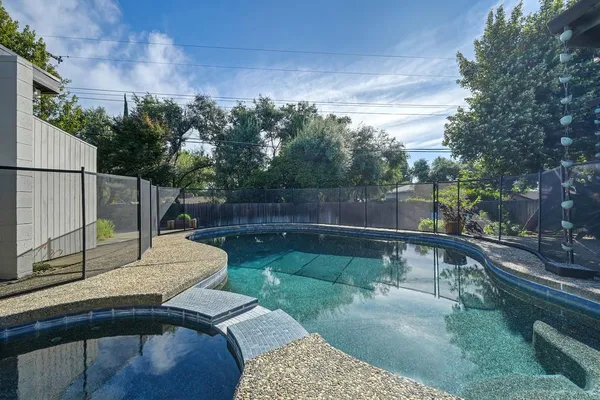 $779,000 | 3925 Orangewood Drive, Fair Oaks, CA 95628