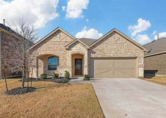 $379,900 | 5029 Salinger Drive, Aubrey, TX 76227