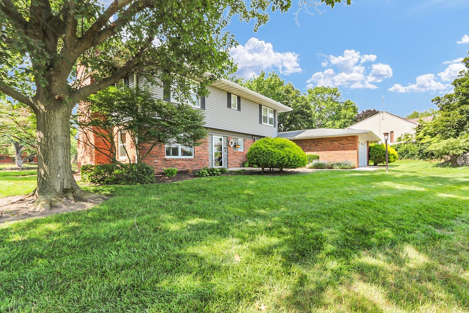 1 Lake Park Road Urbana, IL 61802 - Photo 11 of 50