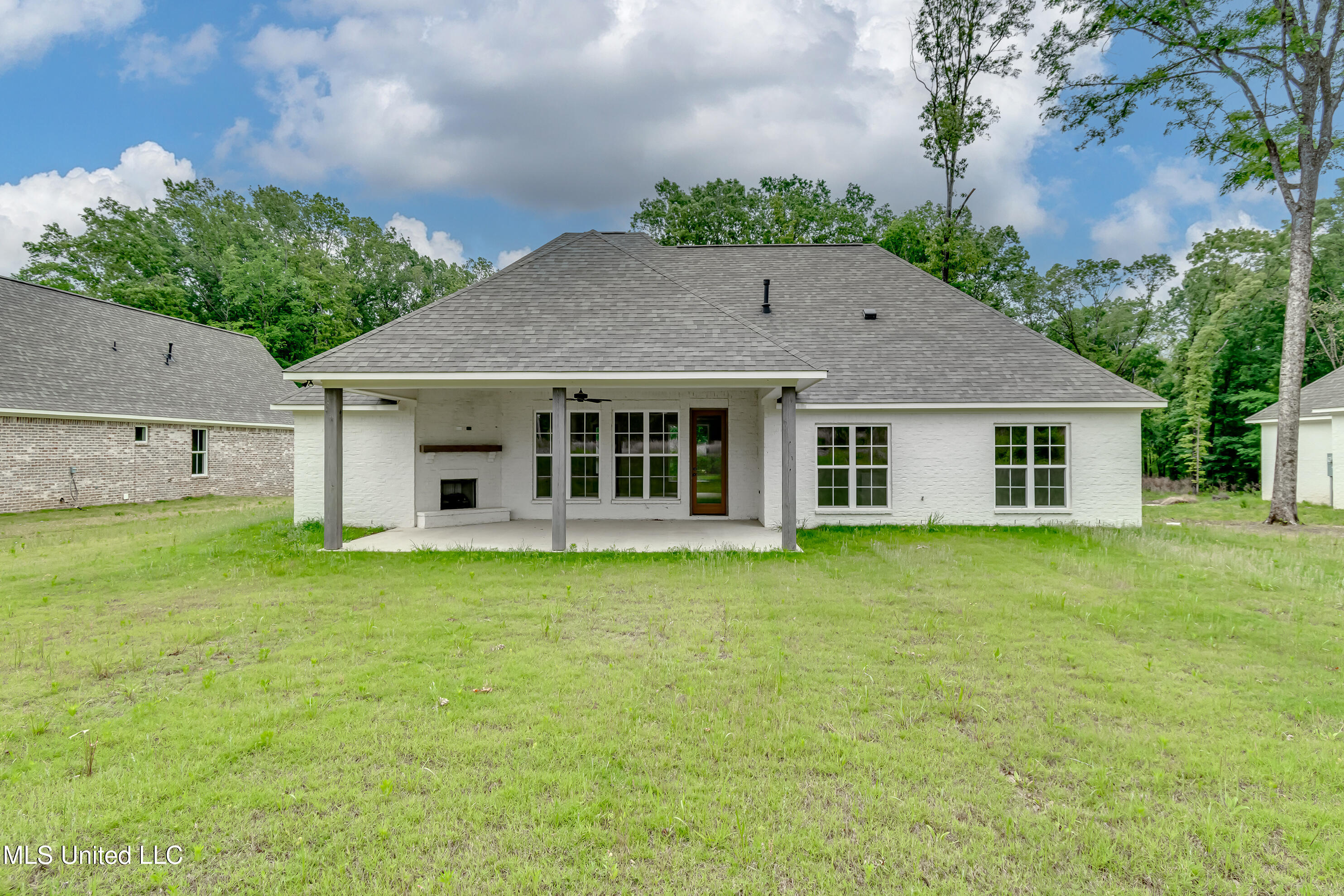 124 Grayson Way Madison, MS 39110 - Photo 49 of 49 Great Flat Backyard!