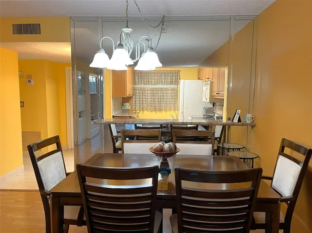 $2,500 | 9501 Seagrape Drive, Unit 305, Davie, FL 33324