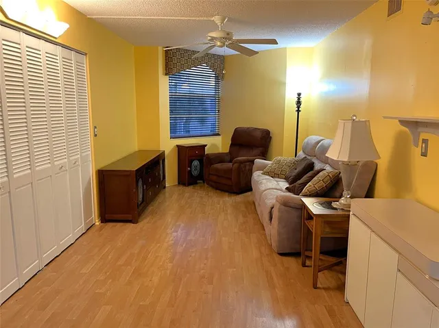 $2,500 | 9501 Seagrape Drive, Unit 305, Davie, FL 33324