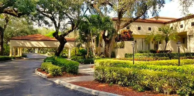 $2,500 | 9501 Seagrape Drive, Unit 305, Davie, FL 33324