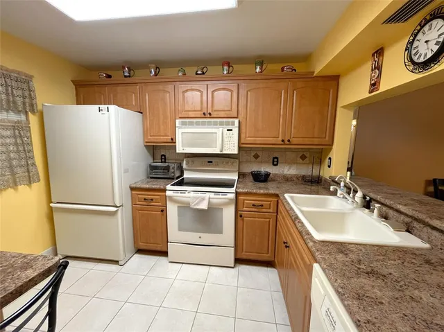 $2,500 | 9501 Seagrape Drive, Unit 305, Davie, FL 33324