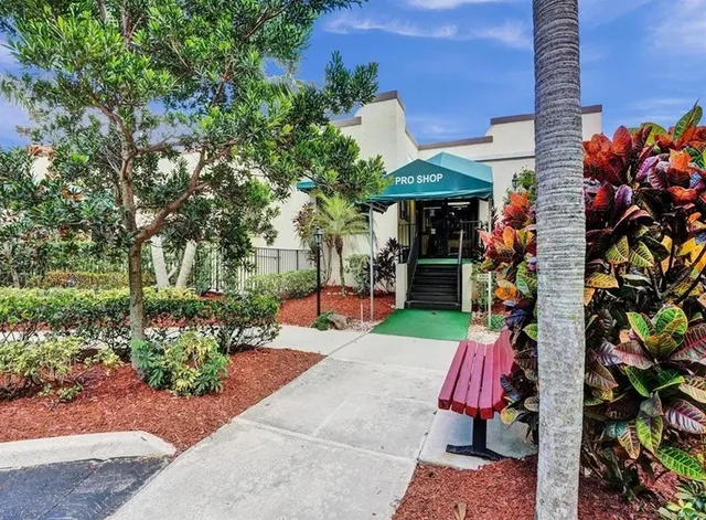 $2,500 | 9501 Seagrape Drive, Unit 305, Davie, FL 33324